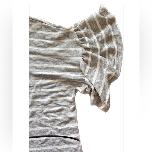 Short Sleeve grey cardigan with white stripes size small - Picture 4 of 5